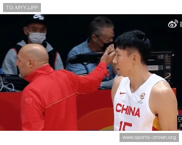 裁判争议升级双方激烈争执技术犯规频发引爆全场紧张对抗风波潮 裁判争议升级双方激烈争执技术犯规频发引爆全场紧张对抗风波潮