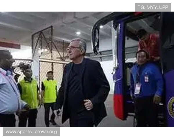 国足为何包下整座酒店名记披露60间房费用曝光只为避球迷打扰