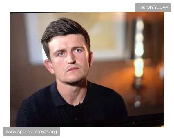 马奎尔8分钟展现中锋实力 两位正印球员表现尴尬引热议 马奎尔8分钟展现中锋实力 两位正印球员表现尴尬引热议